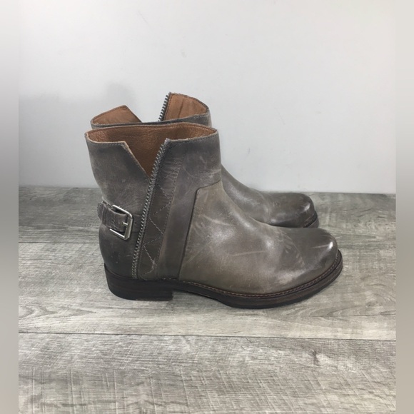 Frye Shoes - Women’s FRYE 71940 Veronica Moto Buckle Riding Leather Pull On Bootie Boots 8